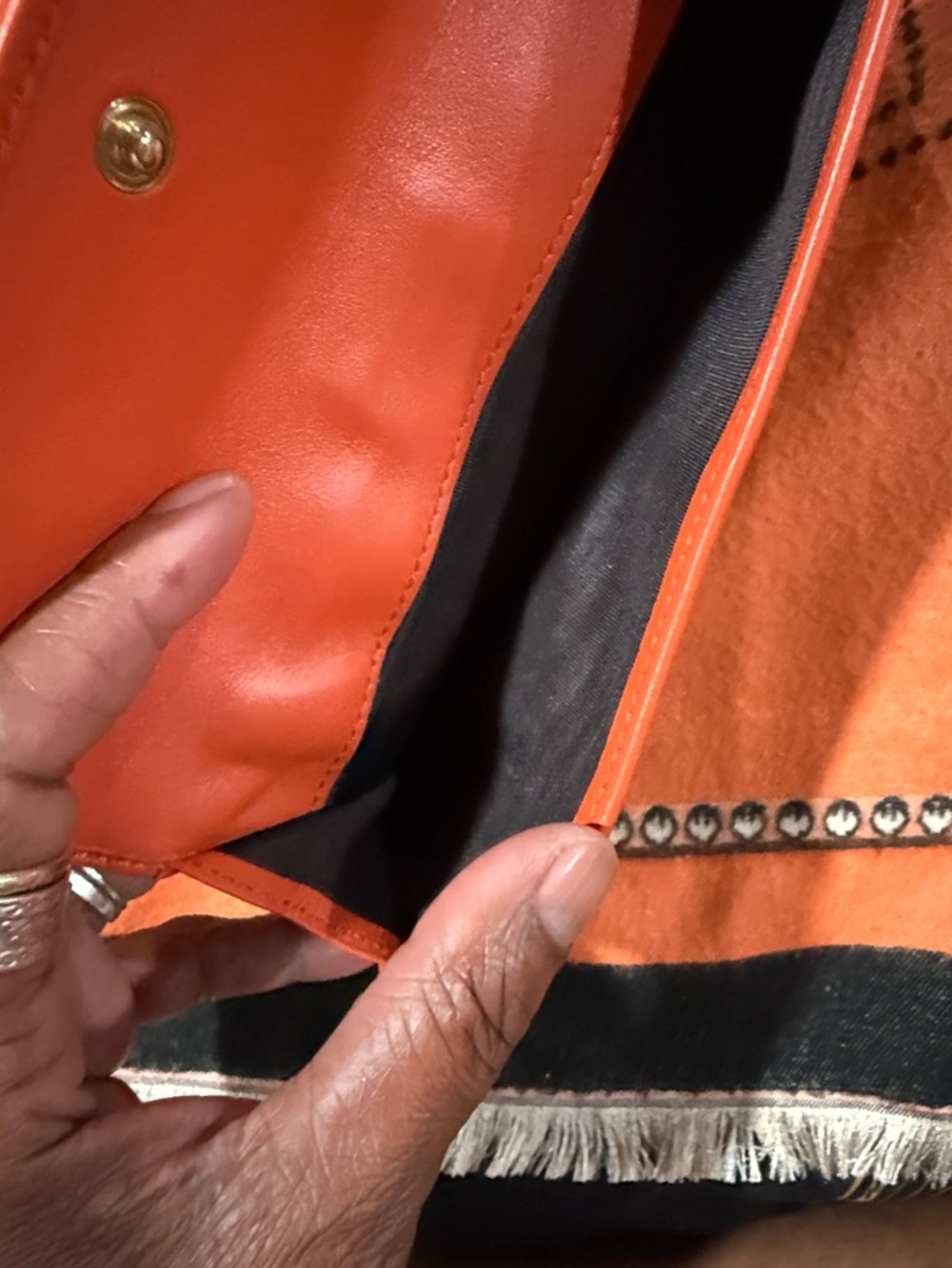 Gucci Beige Monogram Bifold Wallet with Red Trim never use light marks on metal - Picture 2 of 7